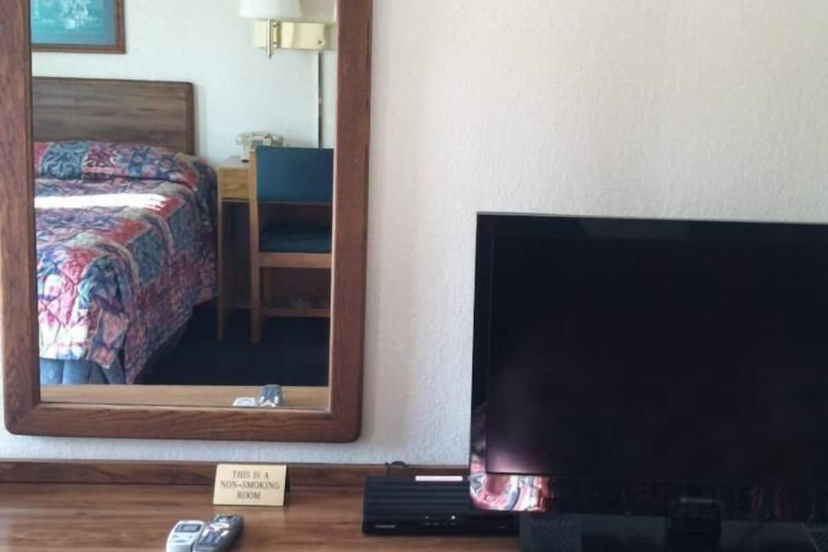 Premium kamer, 1 kingsize bed | Een bureau, babybedden, extra bedden, gratis wifi