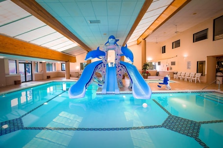 Indoor pool, seasonal outdoor pool, pool umbrellas, sun loungers