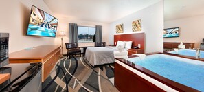 Deluxe Suite | Iron/ironing board, free WiFi, bed sheets - Grand Marquis Waterpark Hotel & Suites (Wisconsin Dells)
