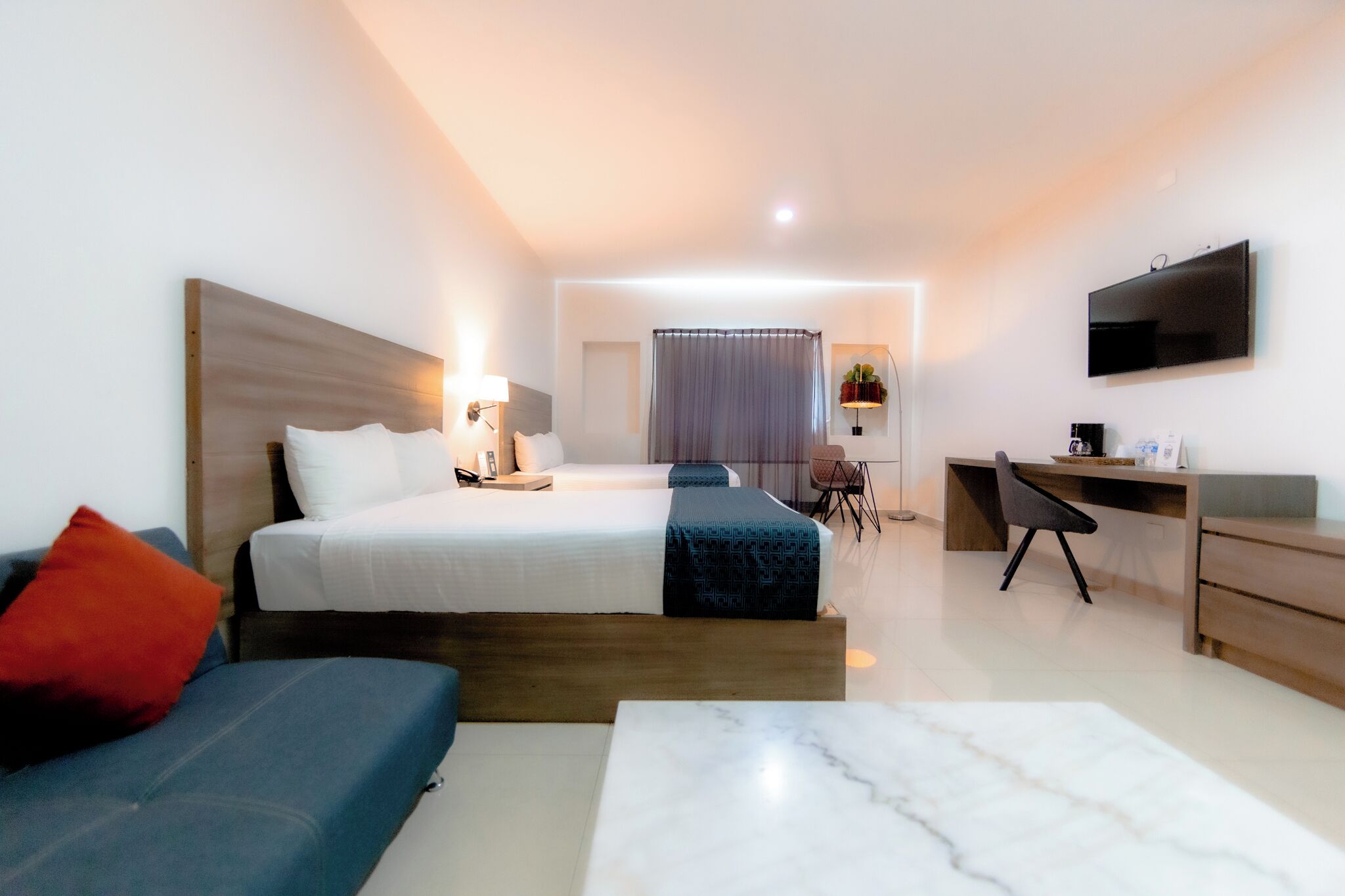 Suite estudio familiar | Ropa de cama de alta calidad, sistema de insonorización, cunas gratuitas