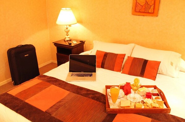 Superior Double Room | In-room safe, desk, WiFi (free)