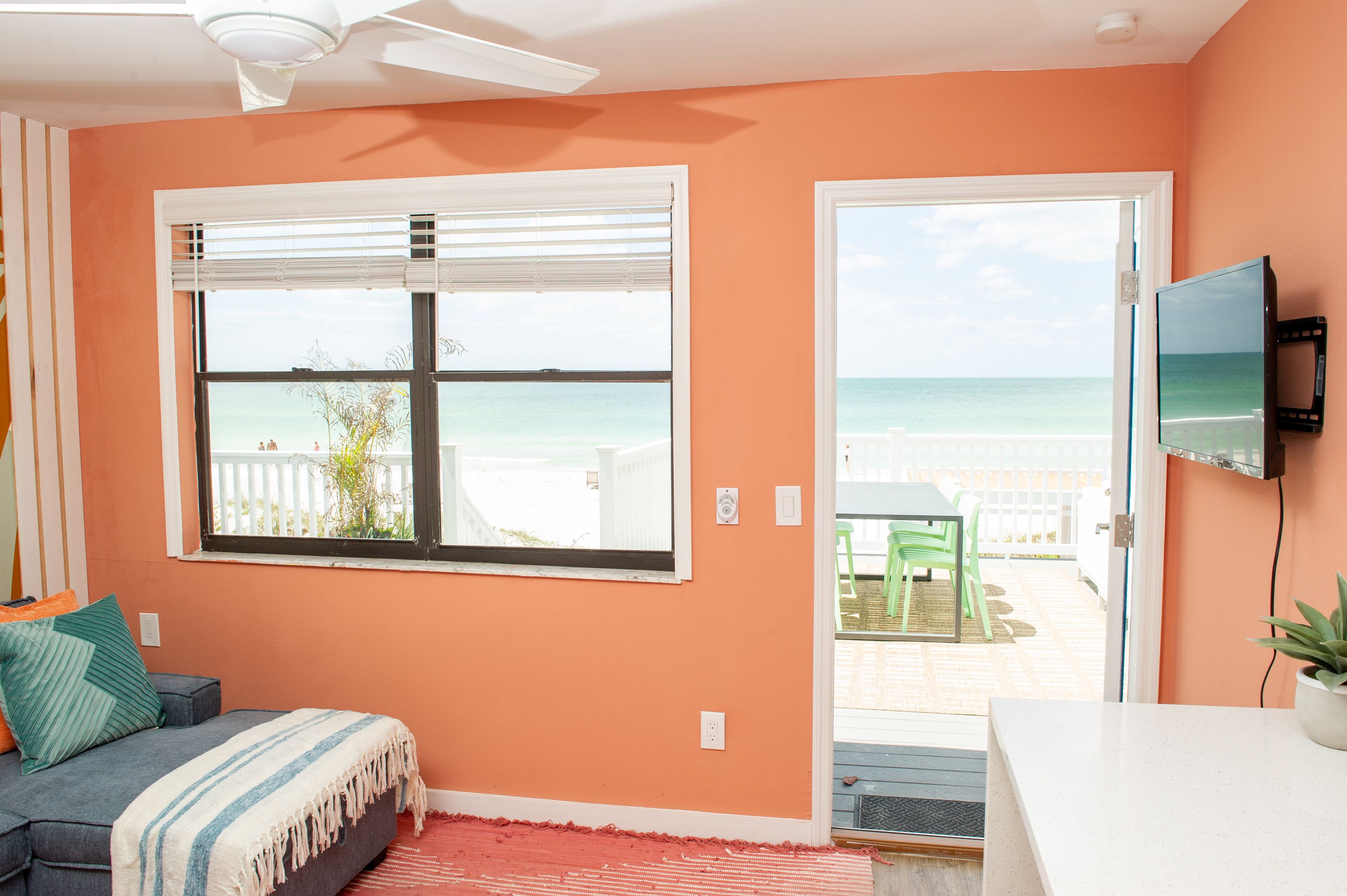 Standard Queen Room Gulf Front 21 | Individually decorated, individually furnished, iron/ironing board