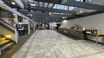 Tägliches inbegriffenes großes Frühstück