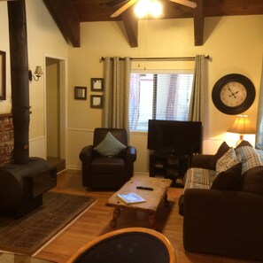 Family Duplex, Multiple Beds | Living room | Flat-screen TV, fireplace - Tahoma Lodge (Tahoma)