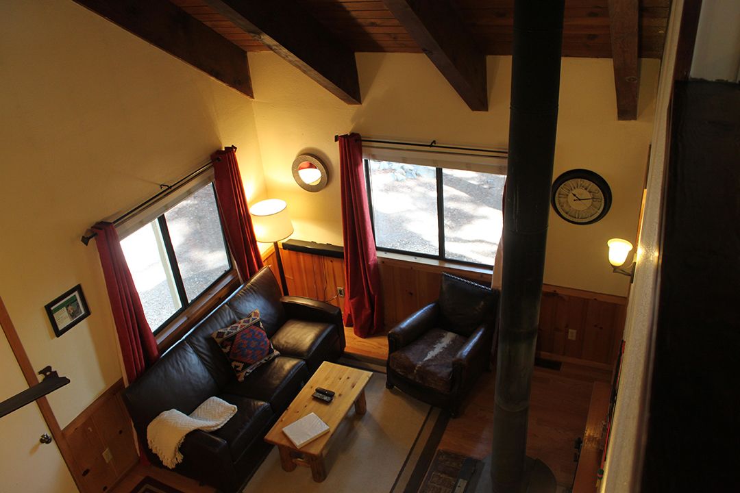 Flat-screen TV, fireplace