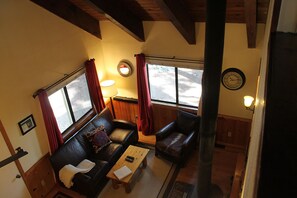 Flat-screen TV, fireplace