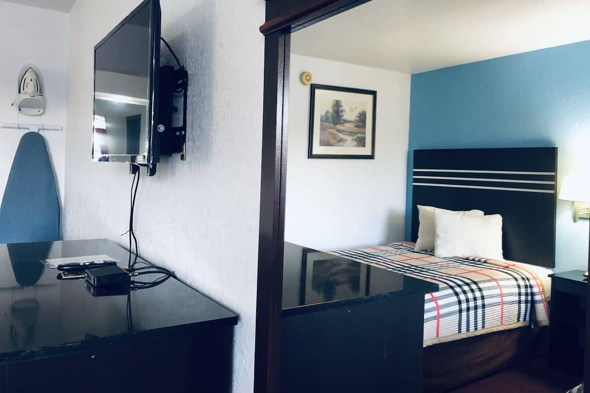 Desk, iron/ironing board, free WiFi, bed sheets