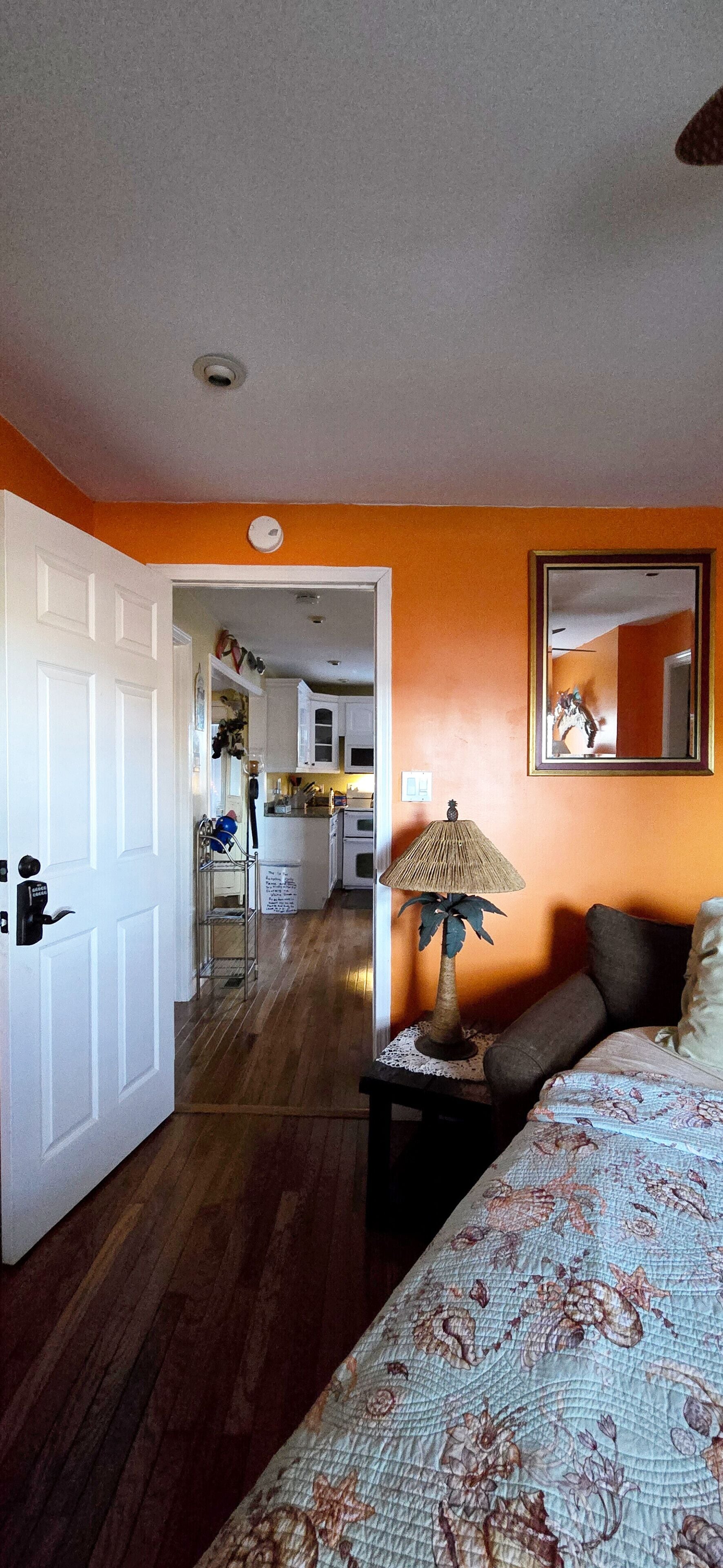 Habitació amb dos llits individuals econòmica | Roba de llit d'alta qualitat i decoració individual 