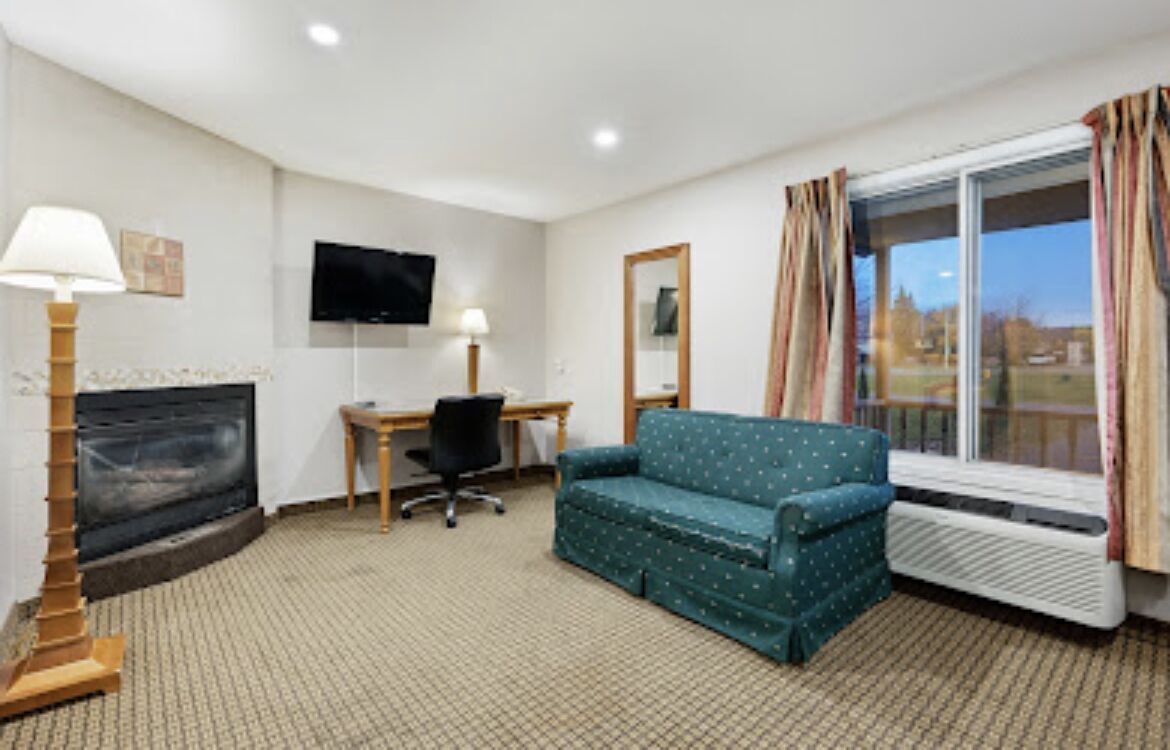 起居區 | 30-吋平面電視、有線頻道、電視