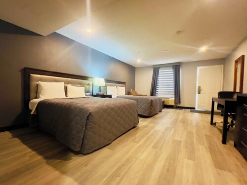 First Canada Inn Cornwall