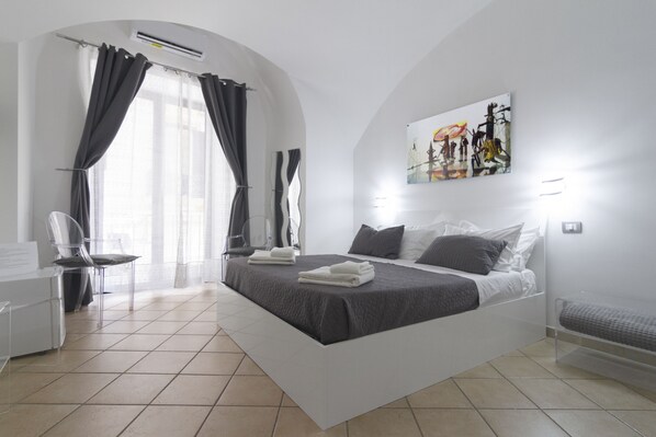 أغطية فراش متميزة وبديكورات فريدة لكل غرفة وطراز فريد لكل وحدة ومكتب