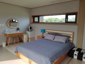 Family Suite | Premium bedding, down comforters, pillowtop beds, individually decorated - Coogee Holiday (Seogwipo)