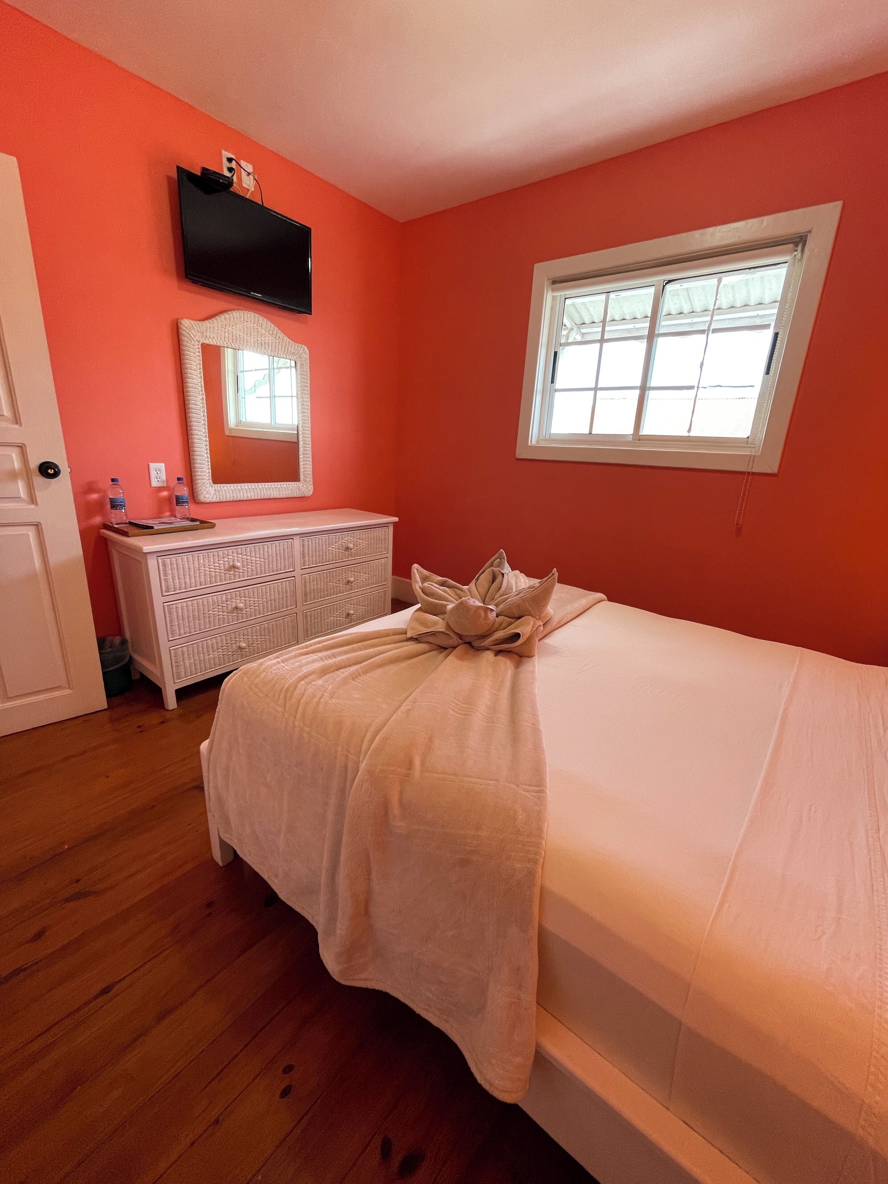 standard double room | desk, free wifi, bed sheets