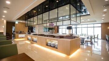Café da manhã coreano todos os dias (KRW 21000 por pessoa)