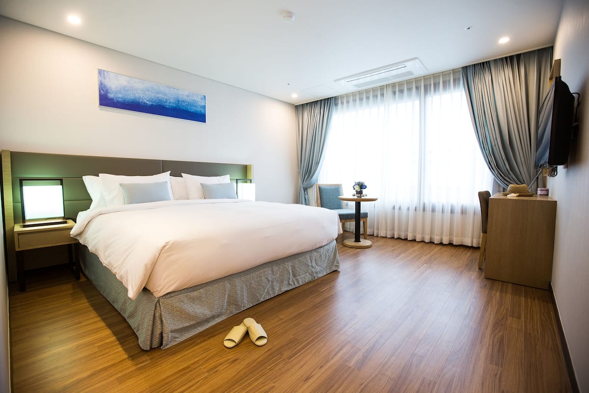 Luxe beddengoed, geluiddichte muren, gratis wifi