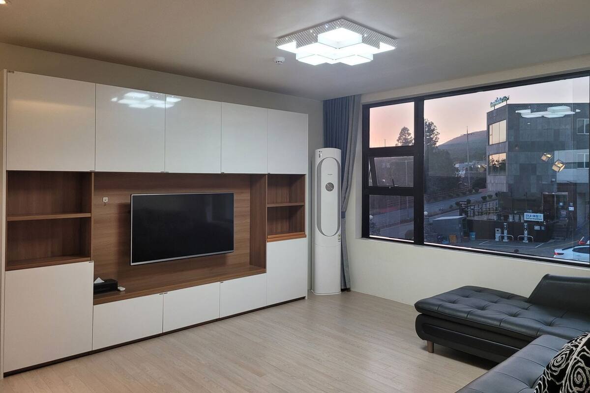 Living area | TV, pay movies