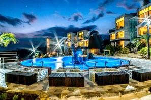 Outdoor pool - Donnaekohill Resort (Seogwipo)