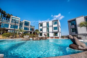 Exterior detail - Donnaekohill Resort (Seogwipo)