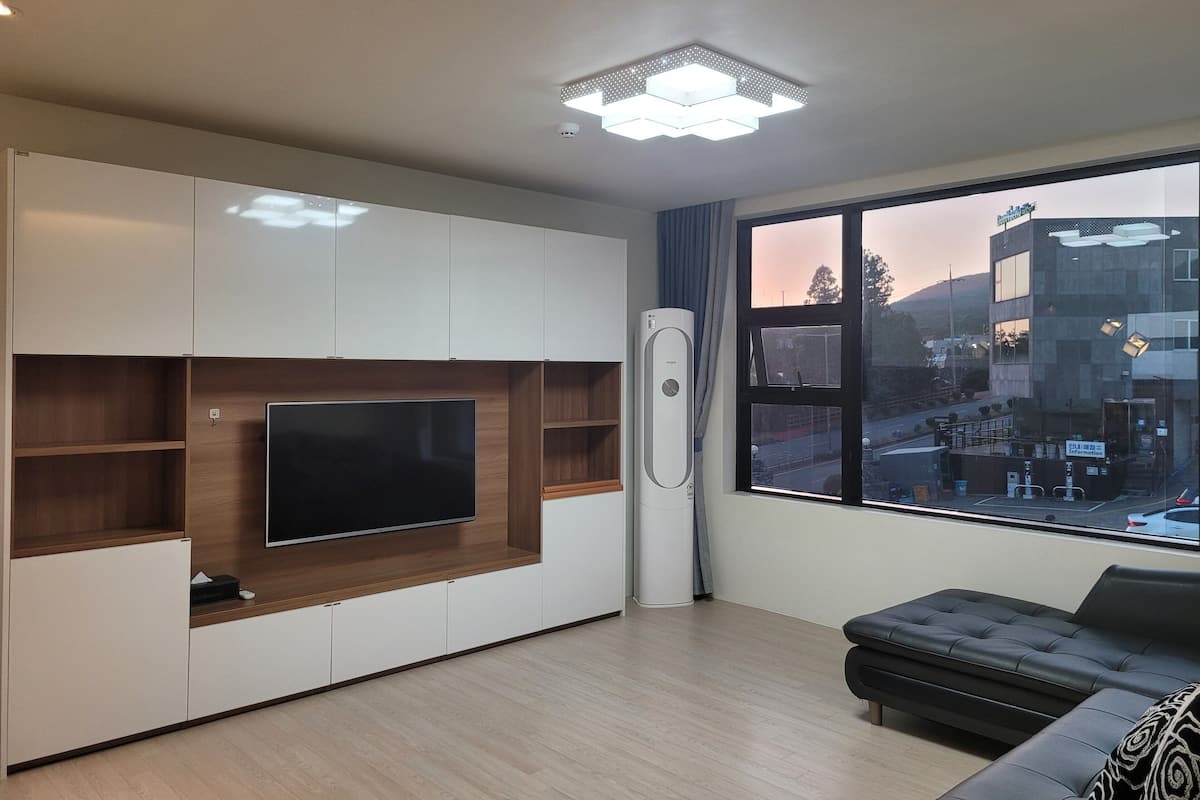 Grand family-2nd floor | Verduisterende gordijnen, gratis wifi, beddengoed