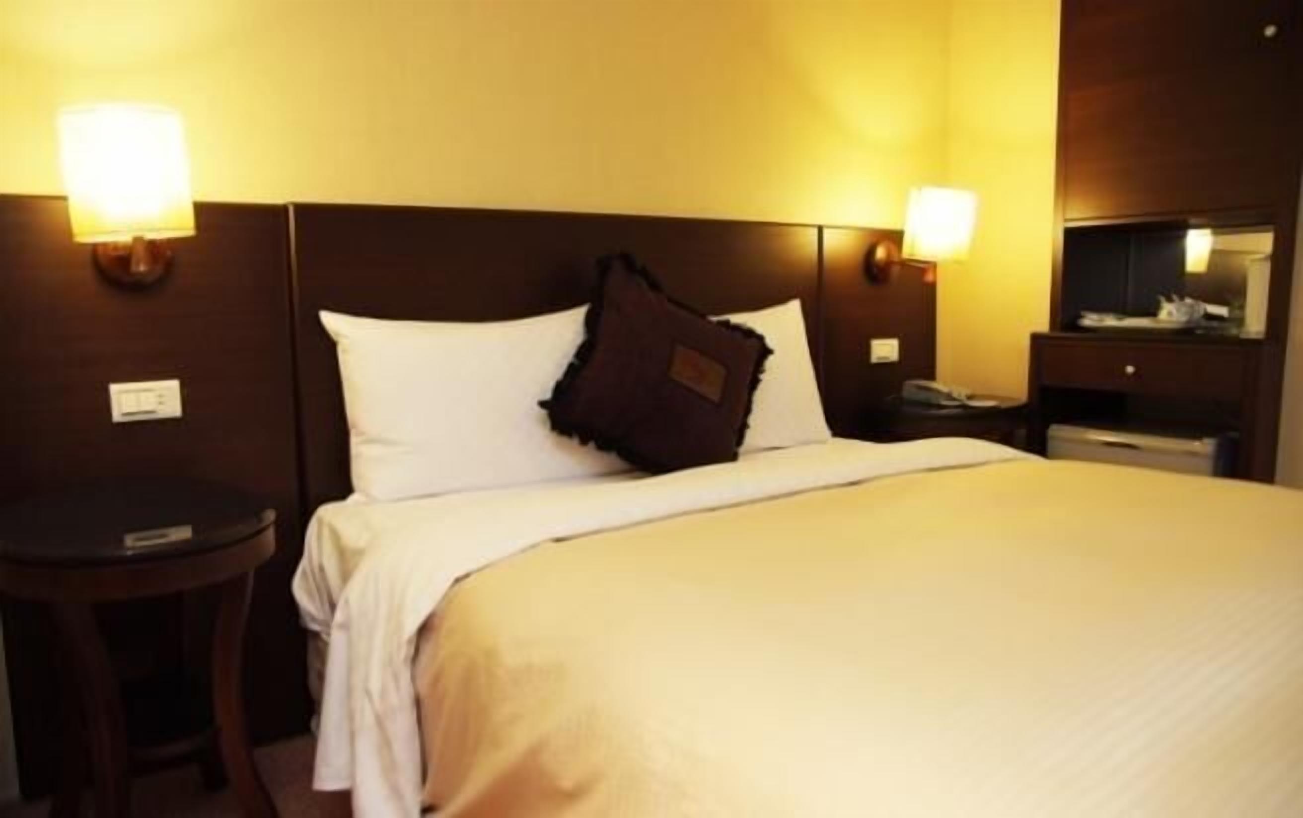 Desk, blackout curtains, free WiFi, bed sheets