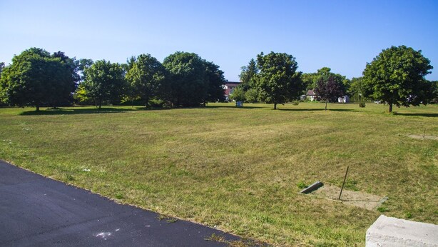 Property grounds - Southsider Motel (Kincardine)
