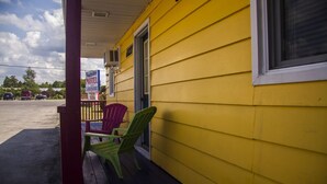 Balcony - Southsider Motel (Kincardine)