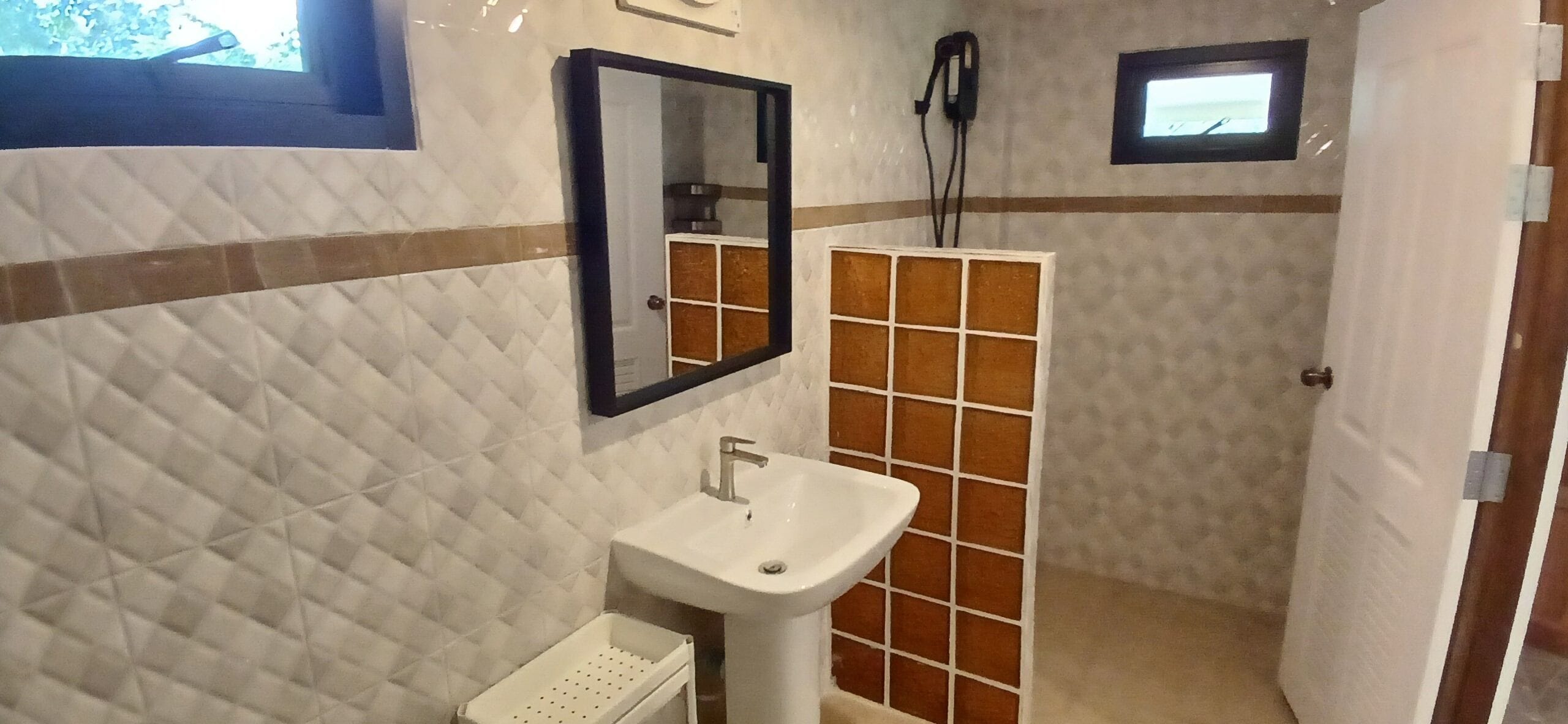 superior family bungalow (1a) | bathroom | shower, free toiletries, hair dryer, slippers