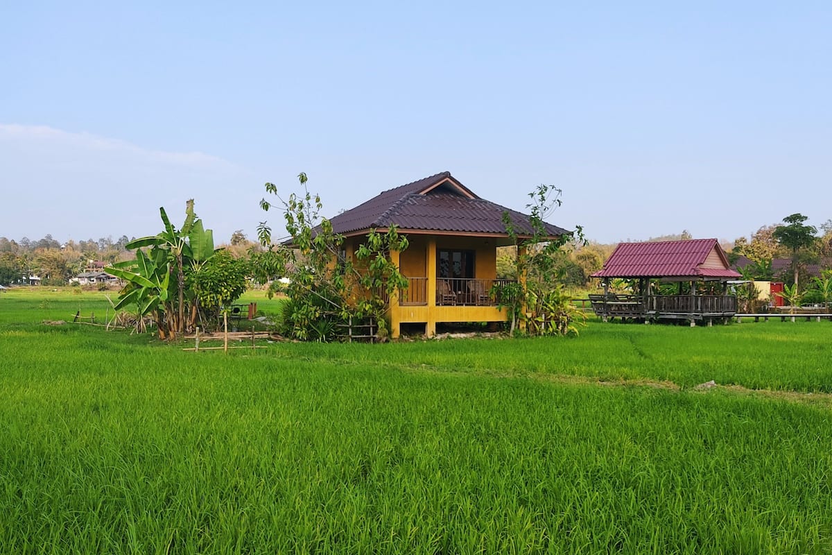 Bungalow Superior, 1 phòng ngủ, quang cảnh núi | Két bảo mật tại phòng, bàn, khu vực làm việc phù hợp cho laptop 