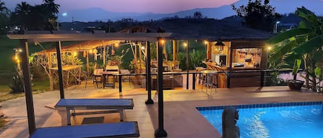 Poolbar