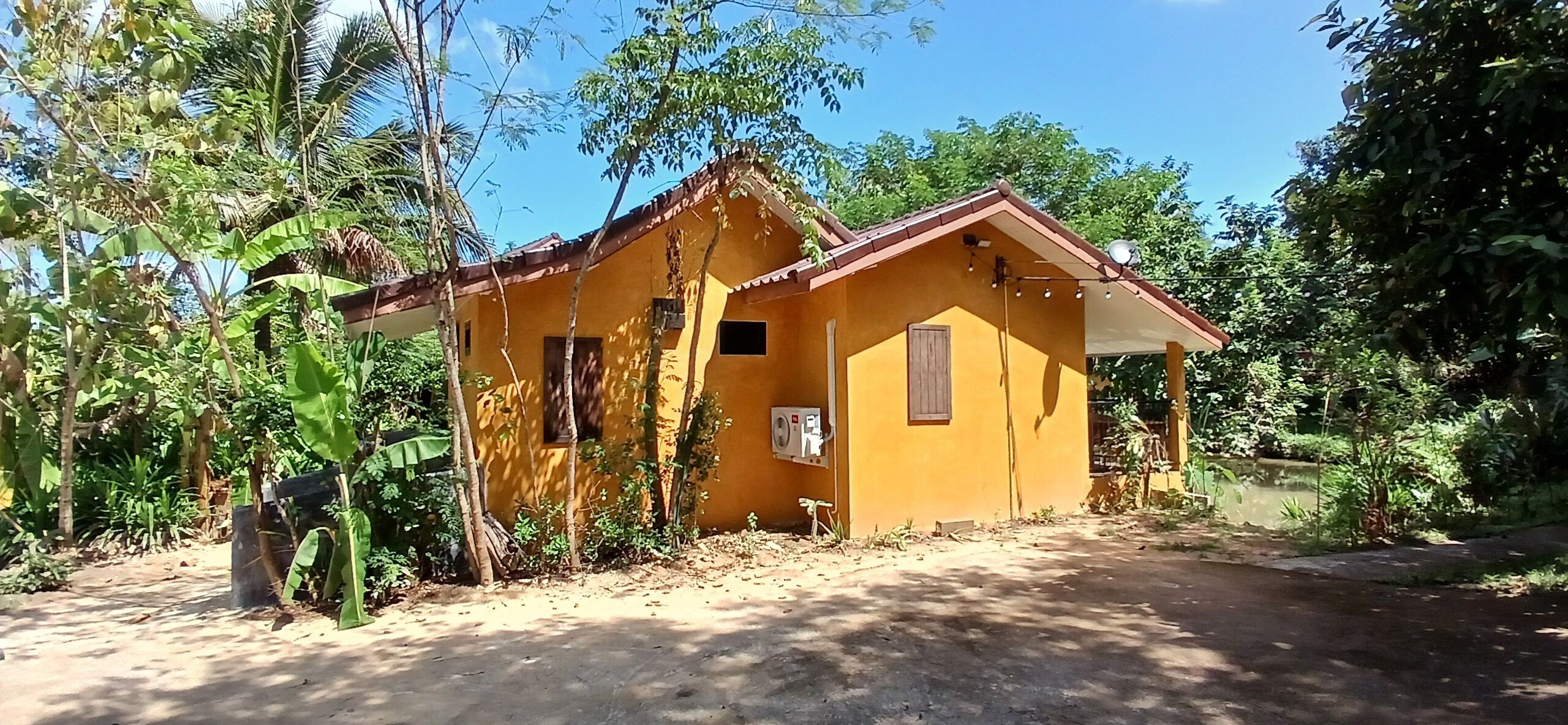 superior family bungalow (1a) | in-room safe, individually decorated, individually furnished, desk