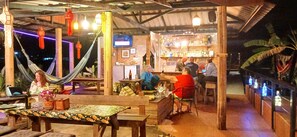 Poolbar