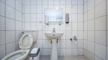 Comfort Double Room | Bathroom | Hair dryer, slippers, towels