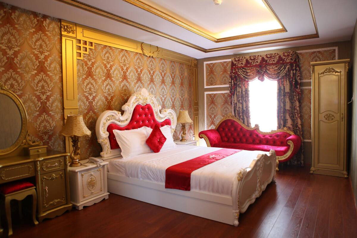 Quarto casal luxo | Frigobar, escrivaninha, Wi-Fi de cortesia