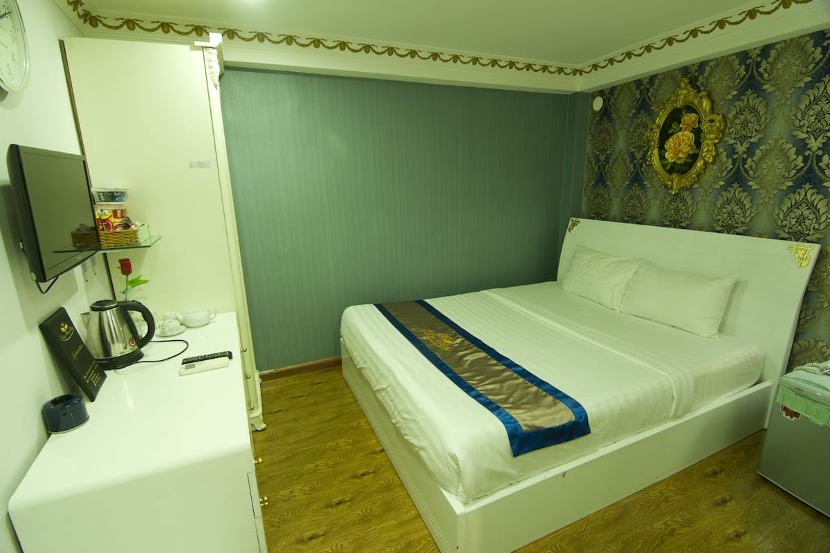 Quarto standard | Frigobar, escrivaninha, Wi-Fi de cortesia