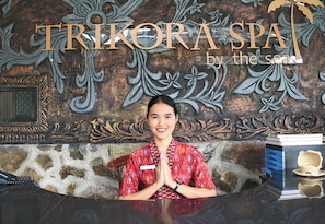 Couples treatment rooms, hot tub, deep-tissue massages, Swedish massages - Bintan SpaVilla Beach Resort (Bintan)
