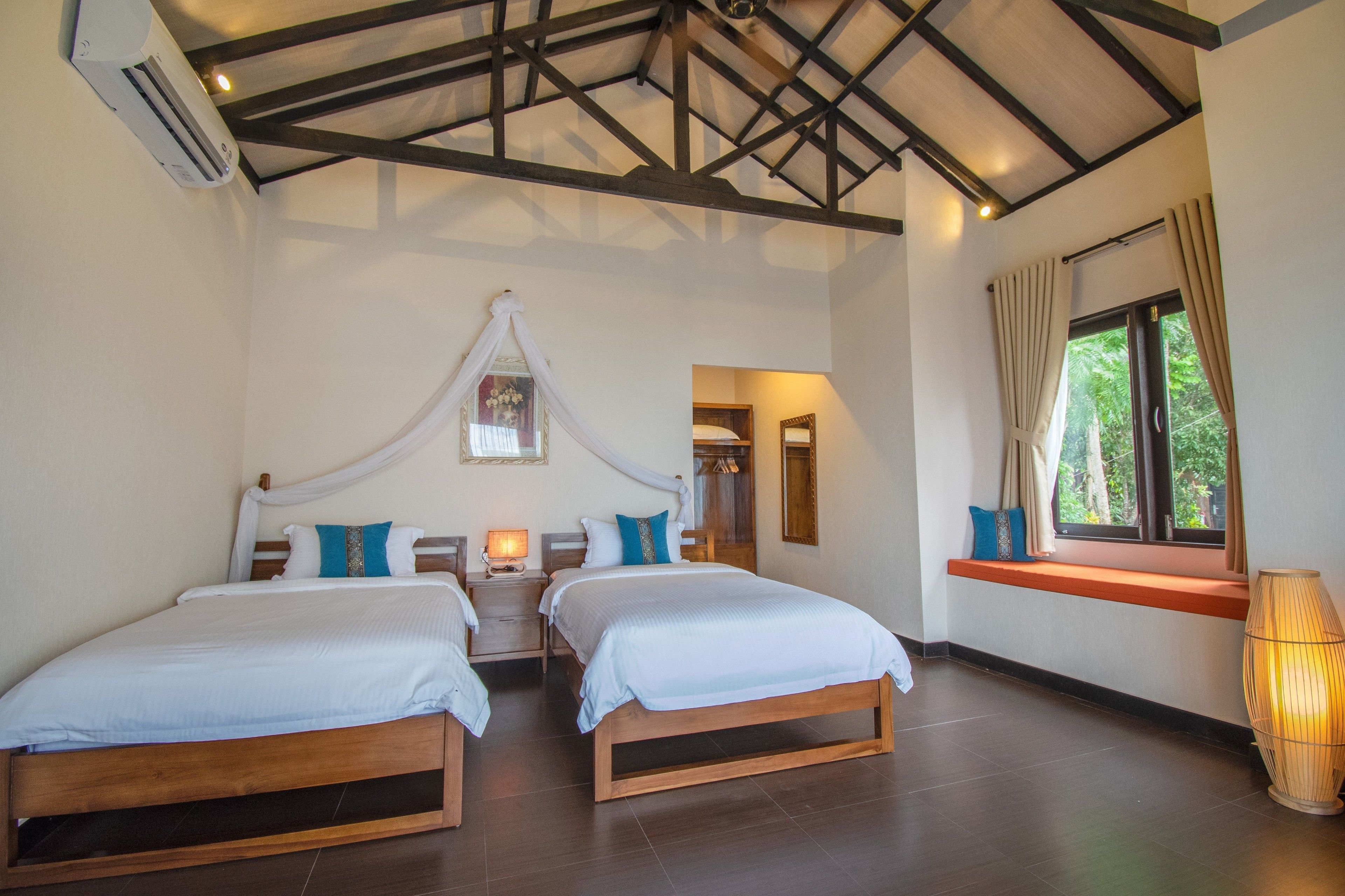 exclusive villa, 1 bedroom, sea view, sea facing | 1 bedroom, minibar, in-room safe, desk