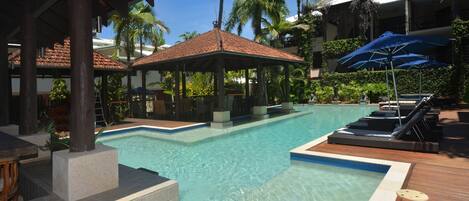 2 piscines extérieures, piscine chauffée