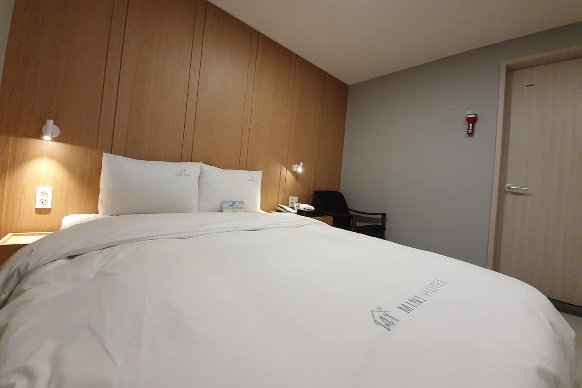 Standard Double Room | Premium bedding, down comforters, memory foam beds, in-room safe