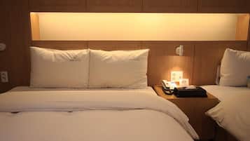 Deluxe Twin Room | Premium bedding, down comforters, memory foam beds, in-room safe