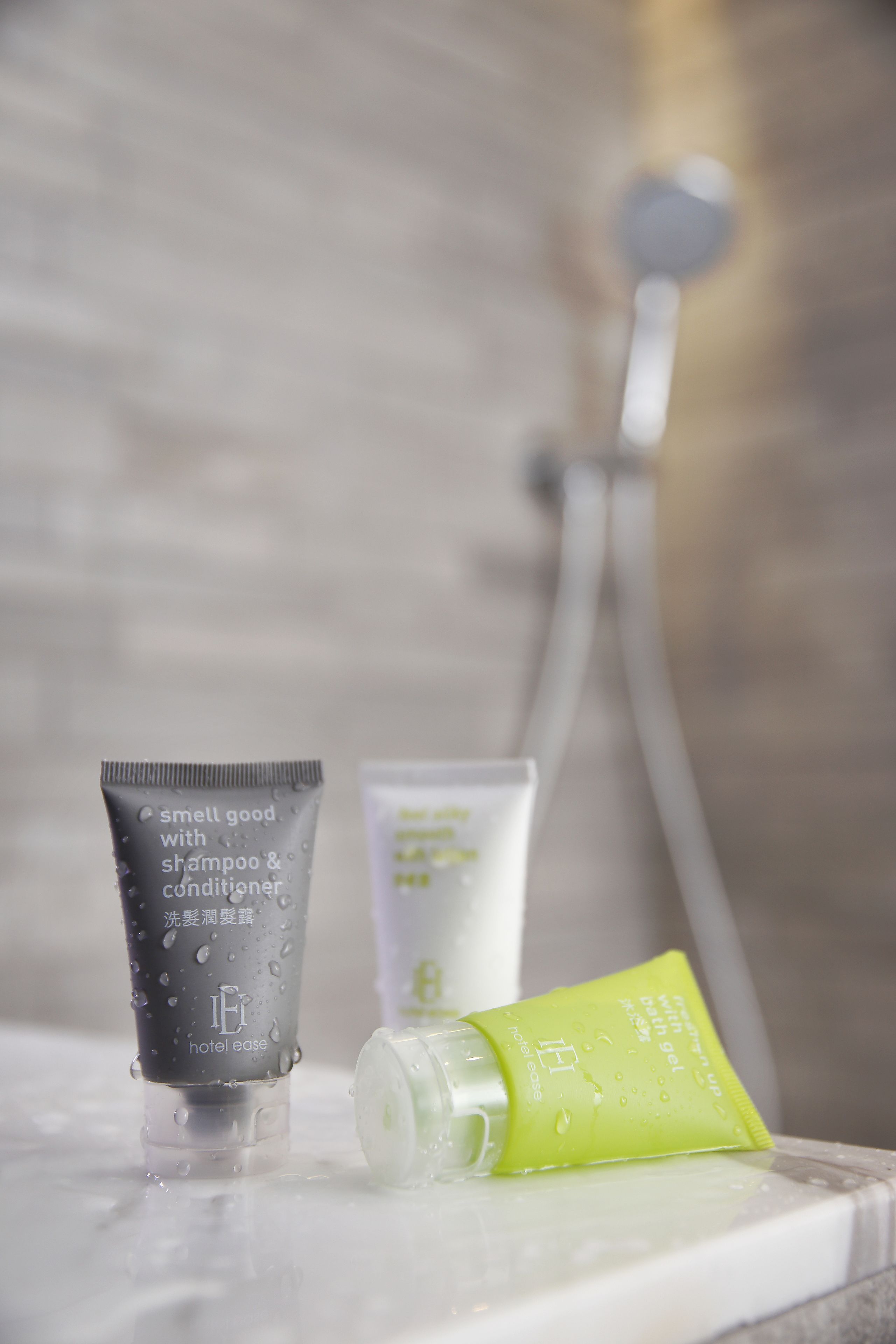 rainfall showerhead, free toiletries, hair dryer, slippers