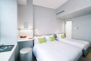 1 bedroom, in-room safe, desk, blackout curtains - Hotel Ease Mong Kok (Kowloon)
