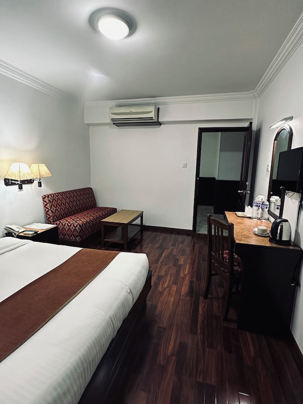 Desk, free WiFi, bed sheets