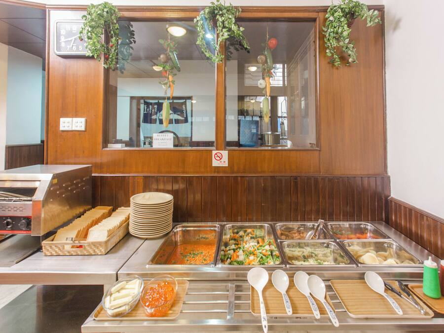 Se sirven desayunos, almuerzos, cenas y cocina internacional