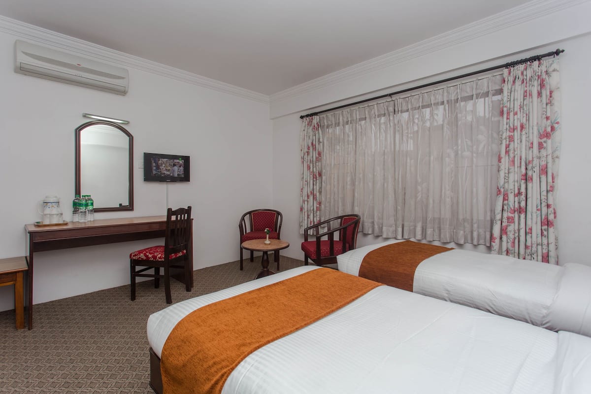 1 habitación, escritorio, wifi gratis y ropa de cama