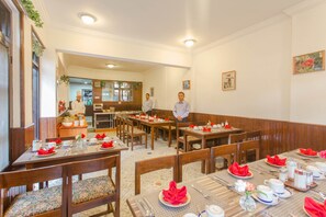 Breakfast, lunch, dinner served; international cuisine 