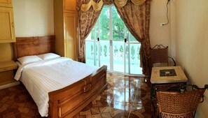 Family Room, 2 Double Beds, Pool View, Poolside