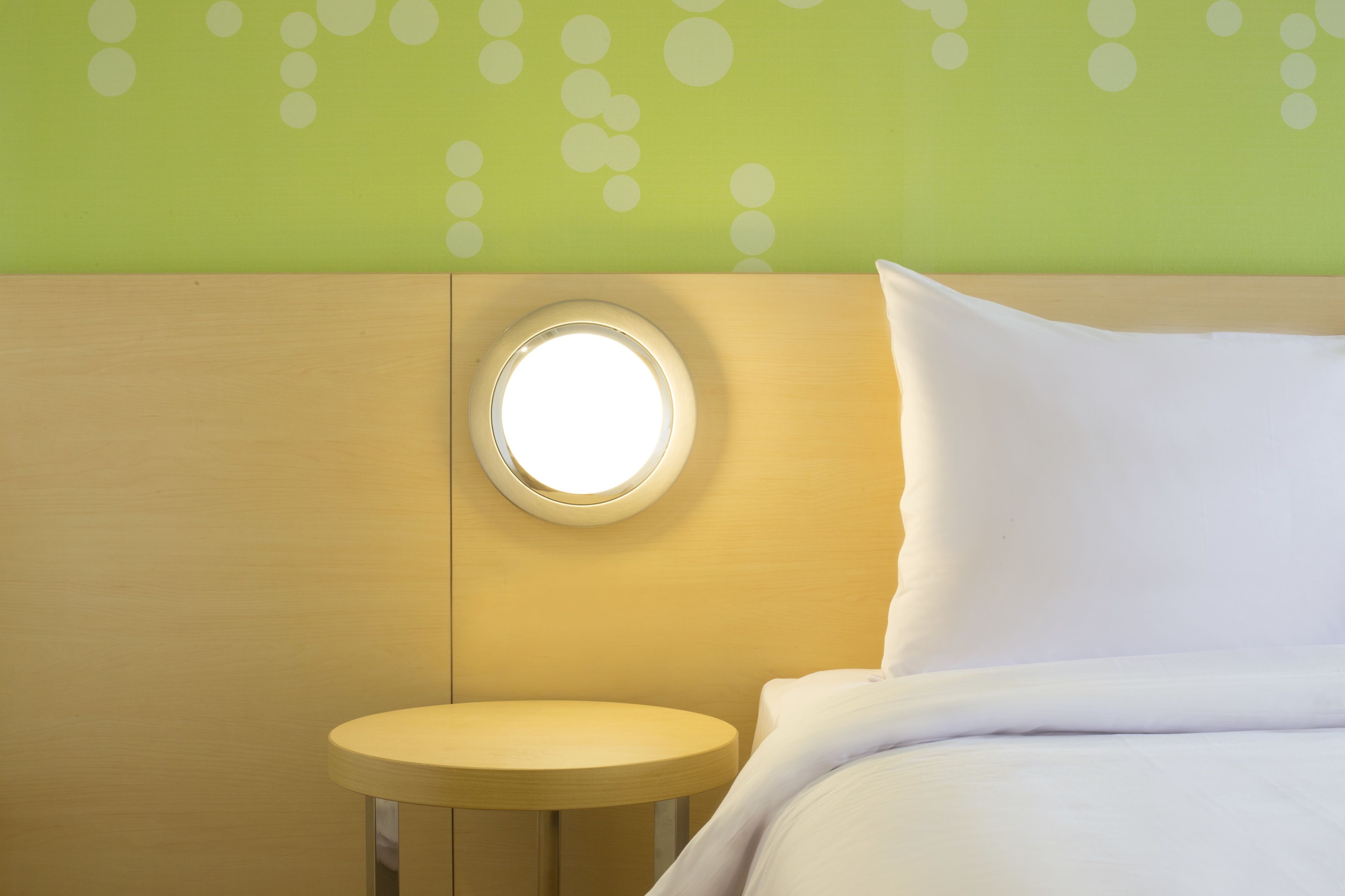 in-room safe, desk, soundproofing, free wifi