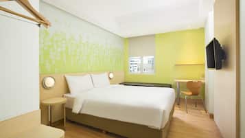 Zest Queen Room | In-room safe, desk, soundproofing, free WiFi