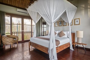 5 Schlafzimmer, Zimmersafe, Schreibtisch, Verdunkelungsvorhänge