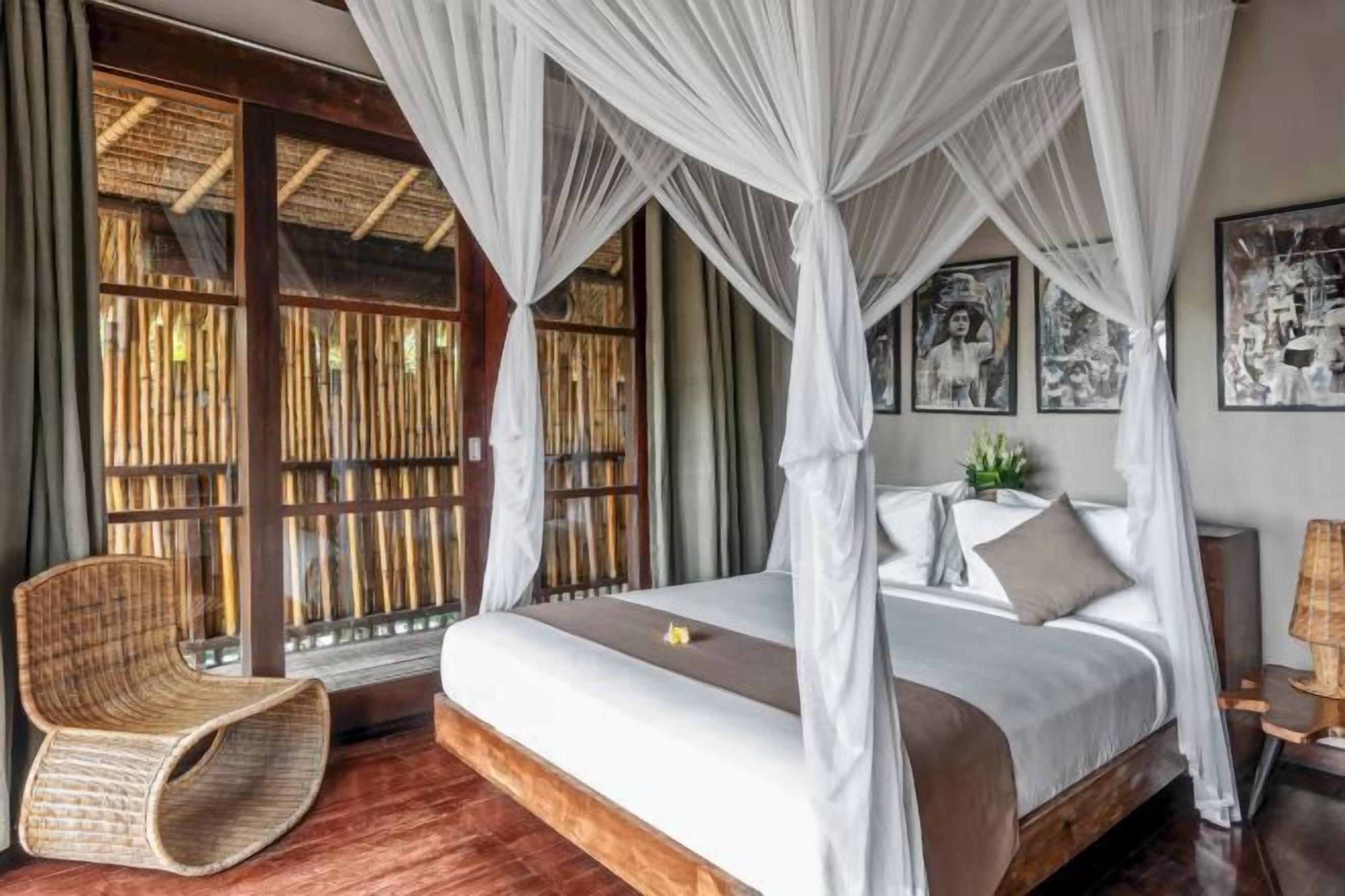 5 間睡房、房內夾萬、書桌、遮光窗簾/窗簾